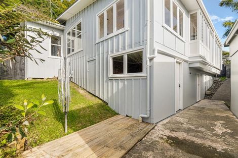 Photo of property in 2/1c Bank Street, Hillcrest, Auckland, 0627