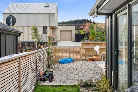 Photo of property in 17 Tuke Lane, Wanaka, 9305
