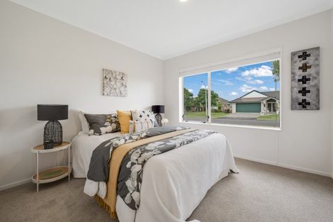 Photo of property in 19 Montecito Place, Golflands, Auckland, 2013