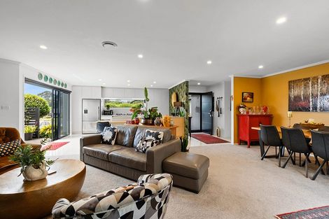 Photo of property in 3 Aderman Place, Hurworth, New Plymouth, 4310