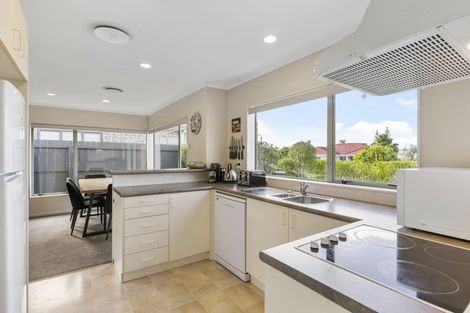 Photo of property in 71 Kath Hopper Drive, Orewa, 0931