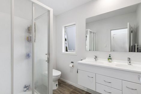 Photo of property in 28 Arahanga Grove, Maupuia, Wellington, 6022