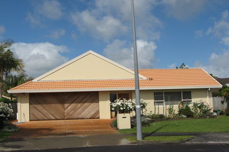 Photo of property in 8 Gaylord Place, Conifer Grove, Takanini, 2112