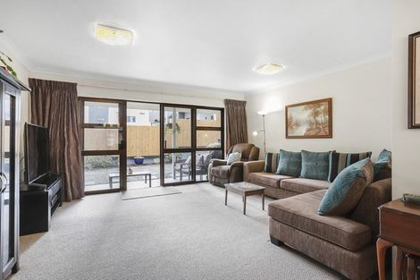 Photo of property in 2/248 Great North Road, Henderson, Auckland, 0612