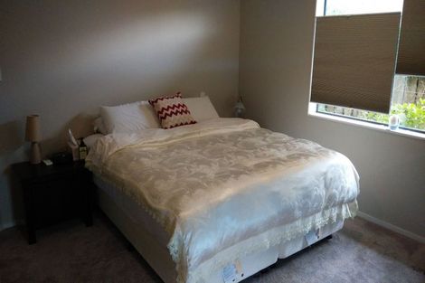 Photo of property in 28 Macnean Drive, East Tamaki Heights, Auckland, 2016