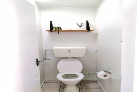 Photo of property in 2 Jasons Place, Churton Park, Wellington, 6037
