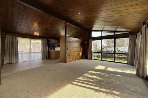 Photo of property in 2/68 Gibbons Street, Ebdentown, Upper Hutt, 5018