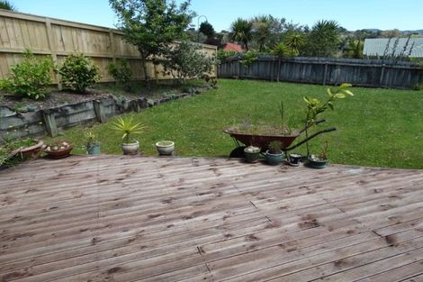 Photo of property in 13 Fleetwood Drive, Henderson, Auckland, 0612