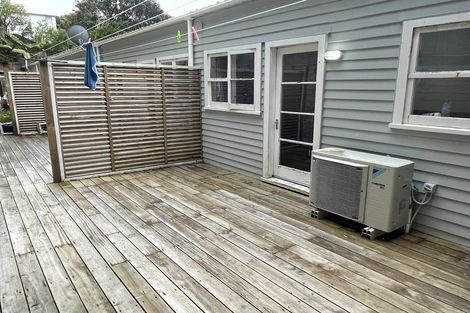 Photo of property in 1/124 Campbell Street, Karori, Wellington, 6012