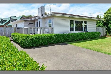 Photo of property in 6 Gills Avenue, Papakura, 2110