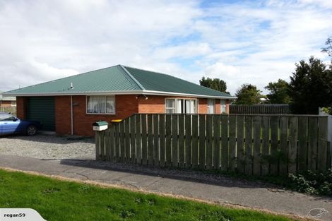 Photo of property in 6 Manse Street, Edendale, 9825