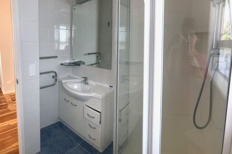 Photo of property in 10b Rogers Avenue, Eastern Beach, Auckland, 2012