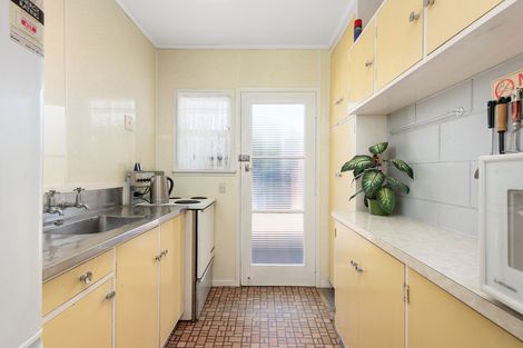 Photo of property in 40 Maunganui Road, Mount Maunganui, 3116