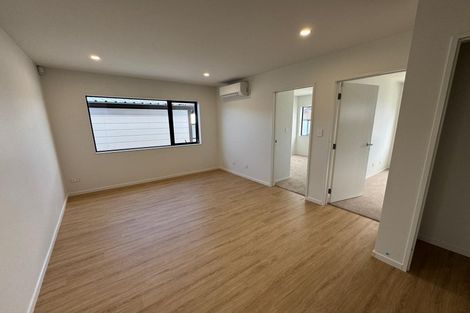Photo of property in 3/90 Picasso Drive, West Harbour, Auckland, 0618