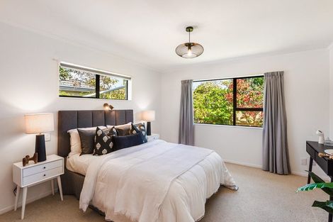 Photo of property in 29 Rosebank Grove, Waikanae, 5036