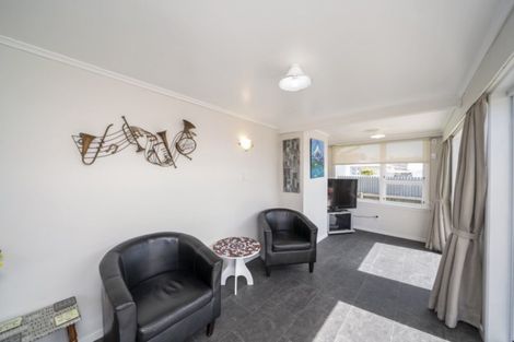 Photo of property in 18 Reid Avenue, Hawera, 4610