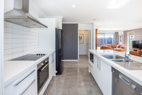 Photo of property in 5 Kennedy Lane, Hamilton East, Hamilton, 3216