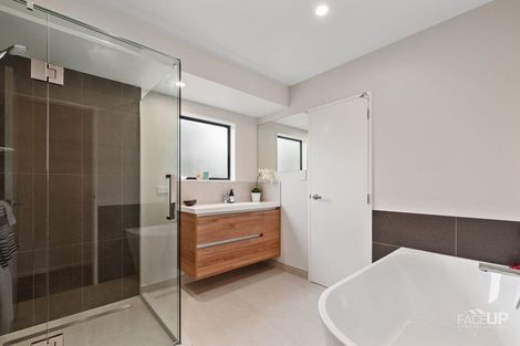 Photo of property in 168 Luckens Road, West Harbour, Auckland, 0618