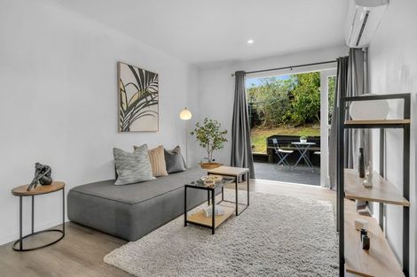 Photo of property in 109 Target Road, Totara Vale, Auckland, 0629