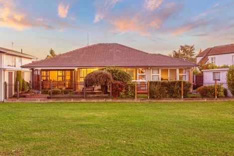 Photo of property in 3 Farnham Place, Ilam, Christchurch, 8041