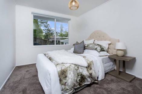 Photo of property in 16 West Glade Crescent, Birkenhead, Auckland, 0626