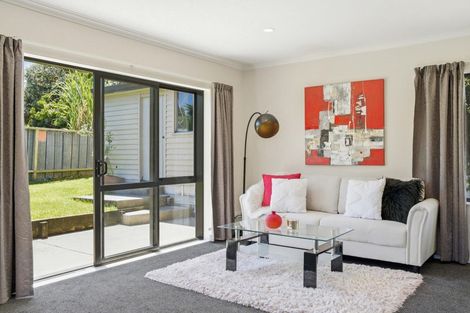 Photo of property in 25a Mcinnes Road, Weymouth, Auckland, 2103