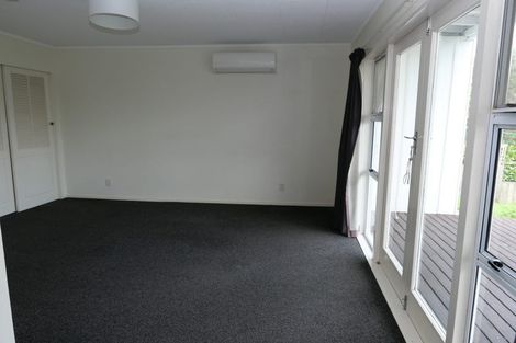 Photo of property in 16 Kotare Street, Waikanae, 5036