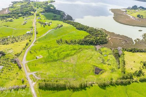 Photo of property in 186 Metcalfe Road, Matakohe, 0593