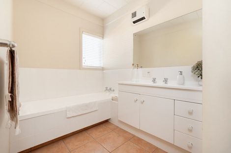 Photo of property in 43 Hinewa Road, Otumoetai, Tauranga, 3110