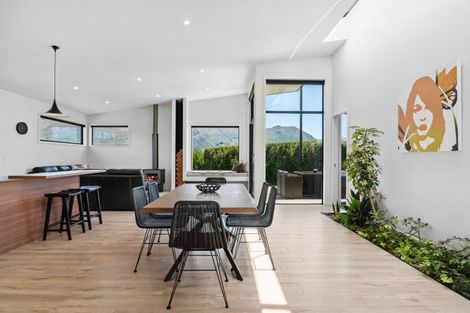 Photo of property in 25 Matipo Street, Wanaka, 9305