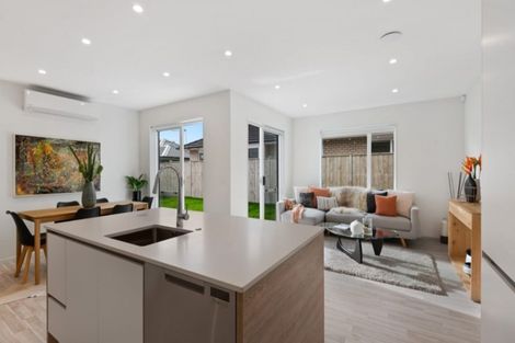 Photo of property in 23 Waituarua Drive, Takanini, 2112