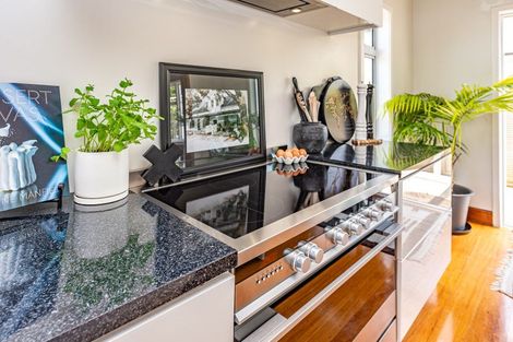 Photo of property in 19 Kent Road, Saint Johns Hill, Whanganui, 4501