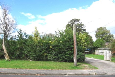 Photo of property in 3 Ozich Avenue, Te Atatu South, Auckland, 0610