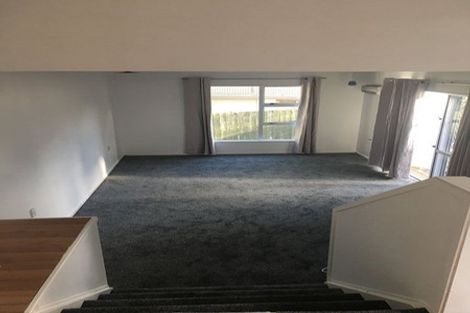 Photo of property in 2/70 Seaview Road, Glenfield, Auckland, 0629