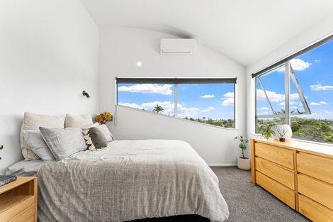 Photo of property in 121 Tauranga Place, Orewa, 0931