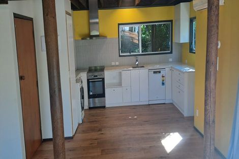 Photo of property in 2/21 Malters Place, Browns Bay, Auckland, 0630