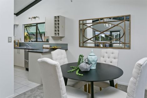 Photo of property in 2/27a Stanley Road, Glenfield, Auckland, 0629