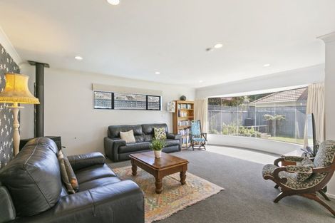 Photo of property in 104 Westchester Drive, Churton Park, Wellington, 6037