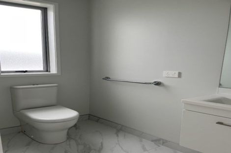 Photo of property in 3/51 Wharf Road, Te Atatu Peninsula, Auckland, 0610