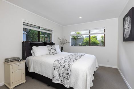 Photo of property in 9 Marie Avenue, Red Beach, 0932