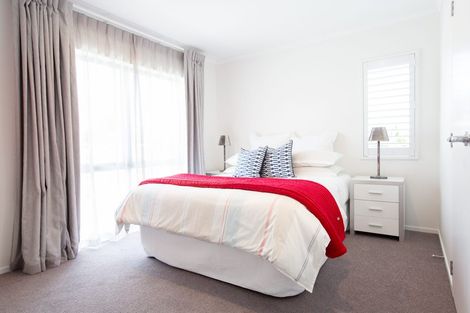 Photo of property in 2 Manutewhau Road, Massey, Auckland, 0614