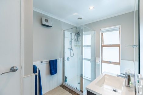 Photo of property in 17a Matenga Street, Waikanae, 5036