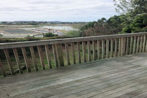 Photo of property in 26 Tawhana Crescent, Red Beach, 0932