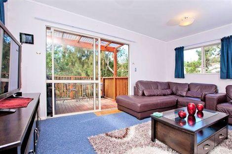Photo of property in 2/62 Glenvar Road, Torbay, Auckland, 0630