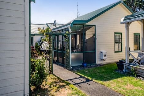 Photo of property in 70-76 Whiteley Street, Moturoa, New Plymouth, 4310
