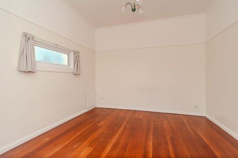 Photo of property in 37 Ara Paiwhenua, Tawa, Wellington, 5028