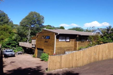 Photo of property in 24a Harrybrook Road, Green Bay, Auckland, 0604