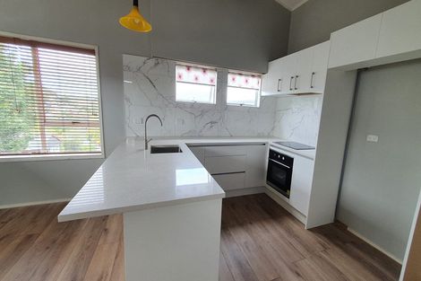 Photo of property in 36 Sunset Road, Unsworth Heights, Auckland, 0632