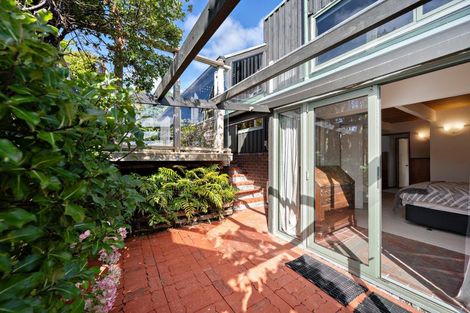 Photo of property in 5 Indira Place, Khandallah, Wellington, 6035