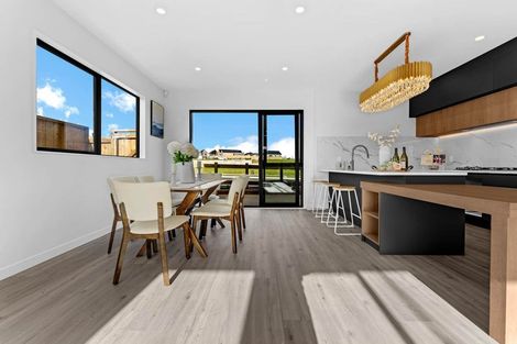 Photo of property in 93 Maungakaraka Road, Karaka, 2580